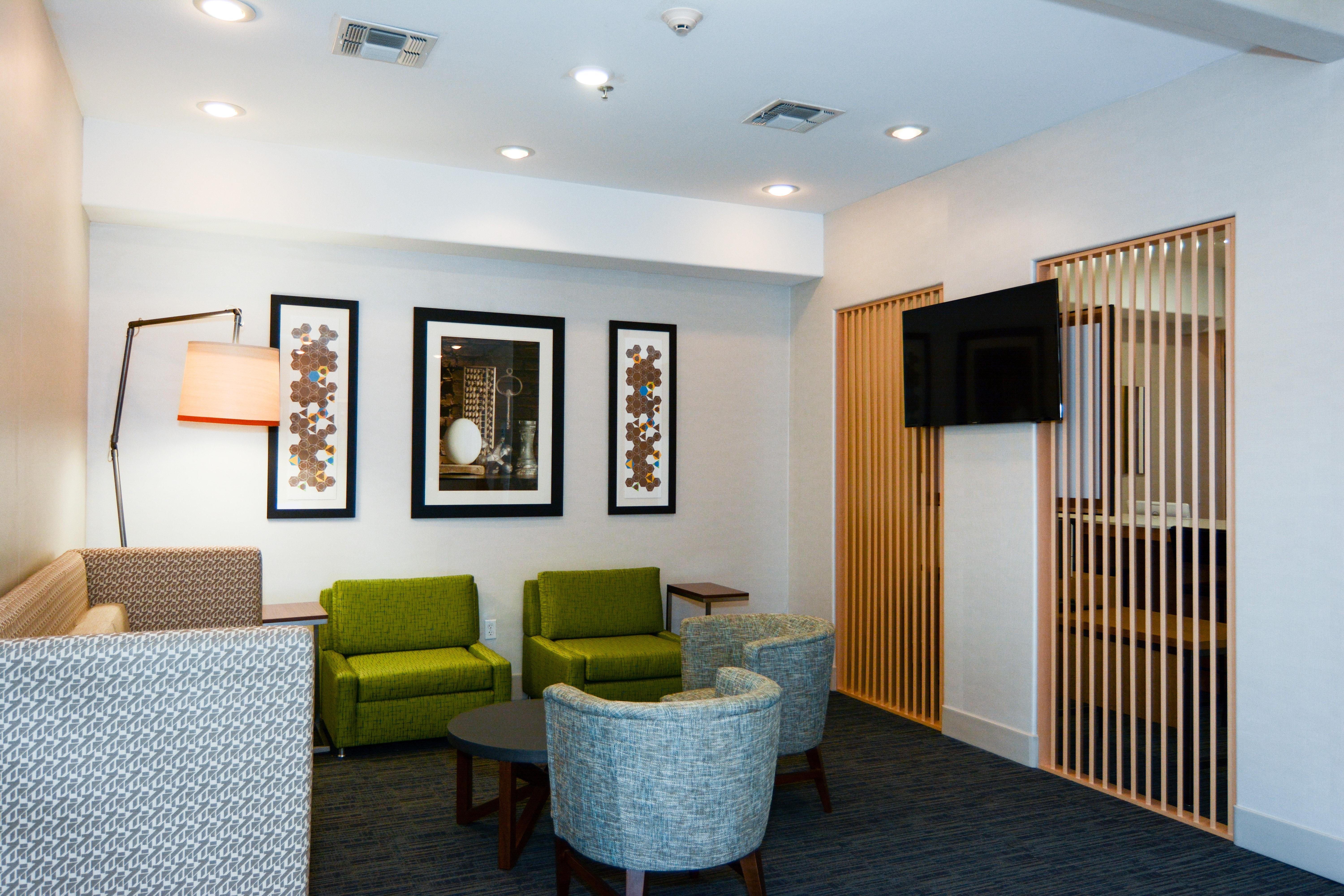 Holiday Inn Express Hotel & Suites New Boston By Ihg Exterior photo