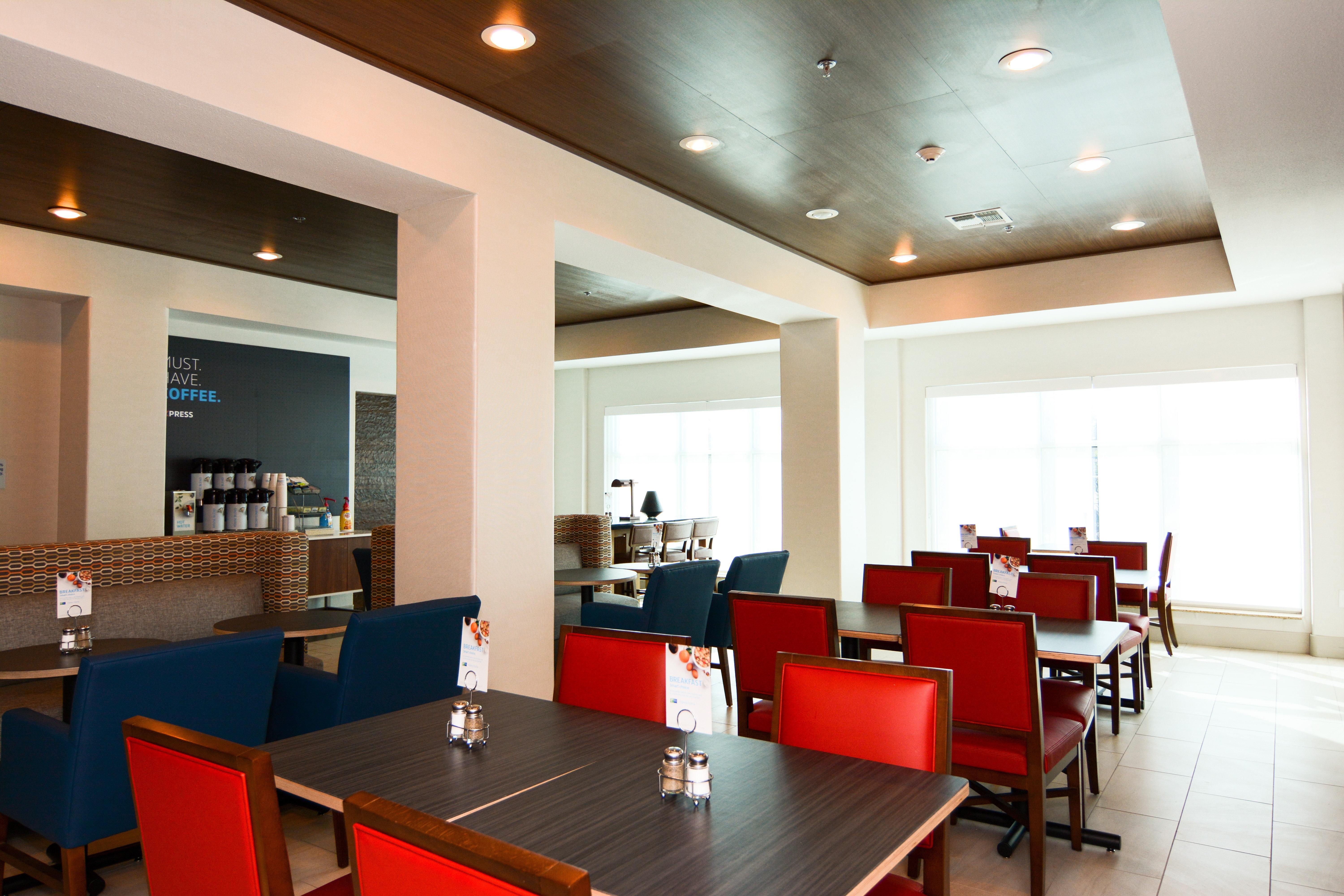 Holiday Inn Express Hotel & Suites New Boston By Ihg Exterior photo