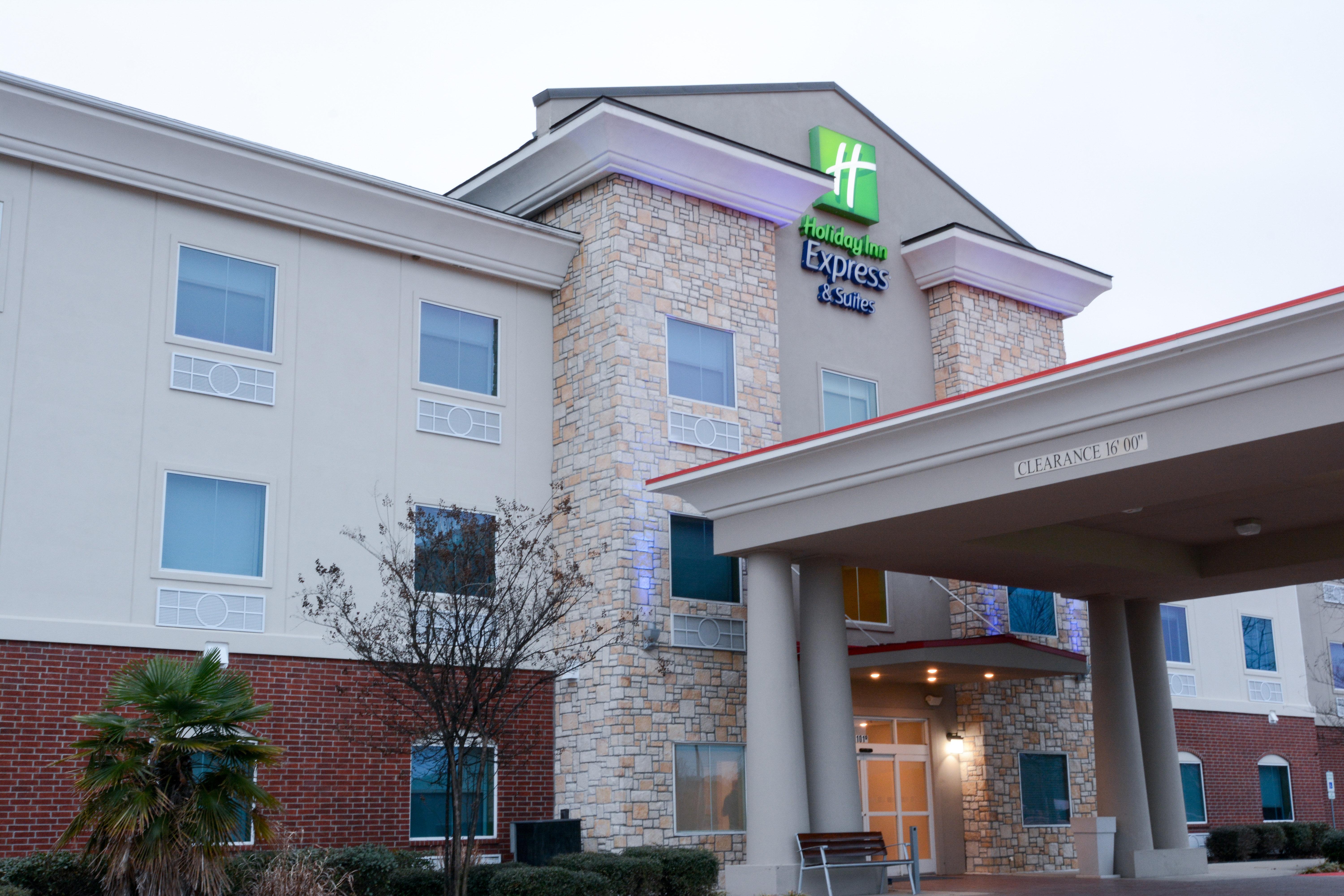 Holiday Inn Express Hotel & Suites New Boston By Ihg Exterior photo